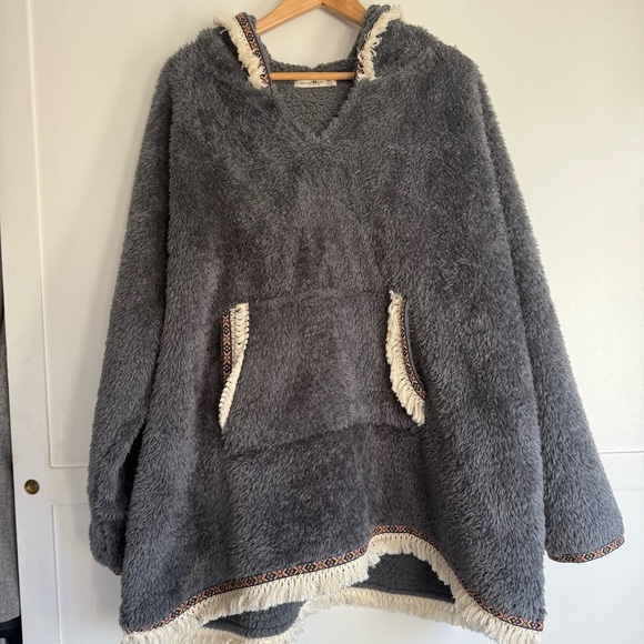 Natural Life Oversized Blanket Hoodie Pullover Gray Fringe Trim Teddy One Size - Picture 4 of 12